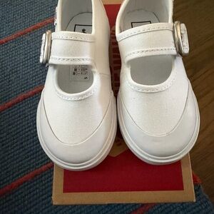 Vans White Kids Dress Shoes size 6 1/2